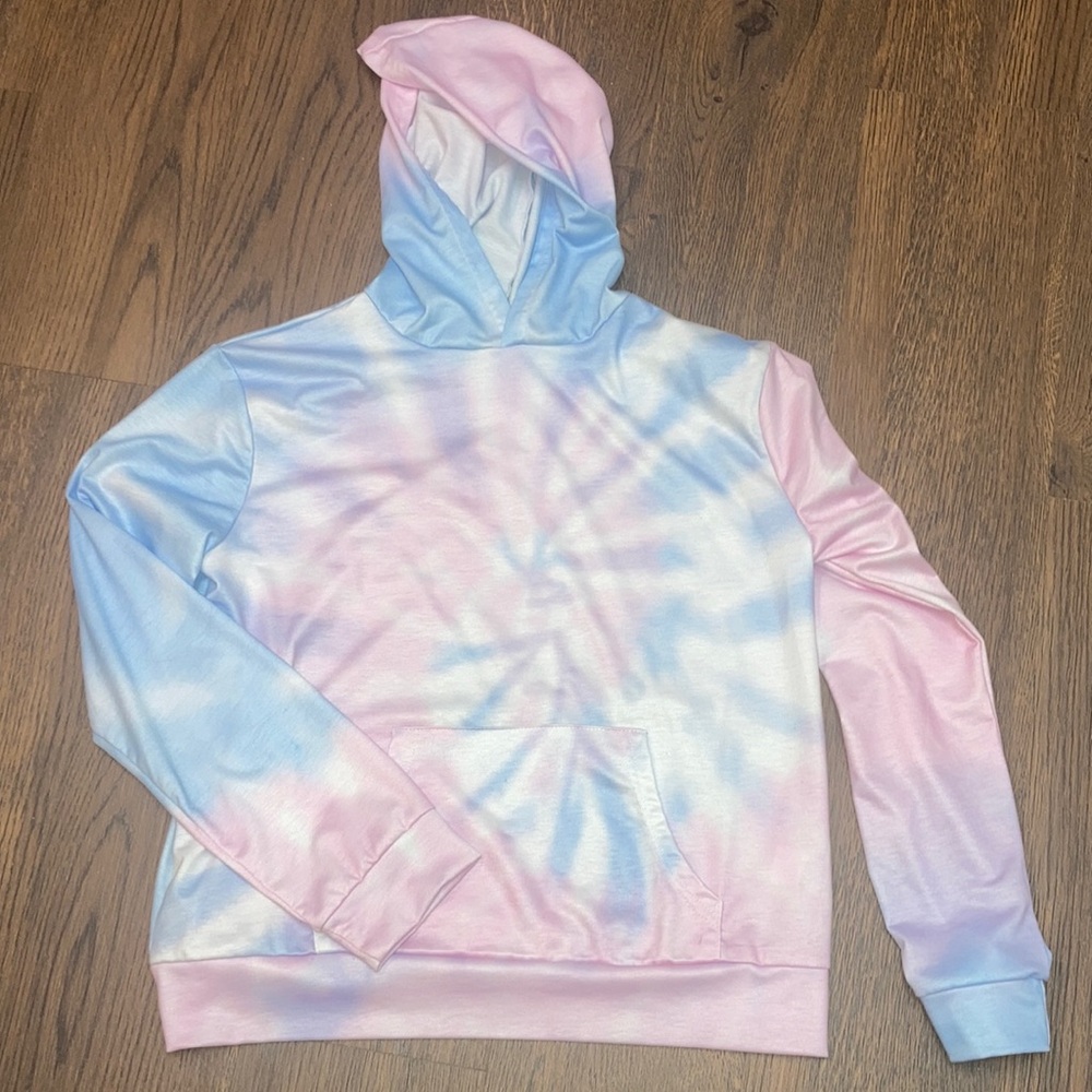 Girl’s Pastel Tie Dye Hoodie    Size 2XL